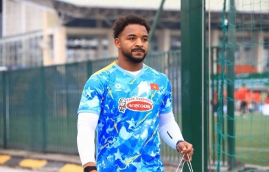 Xuân Son gặp chấn thương, chưa thể tập cùng ĐT Việt Nam