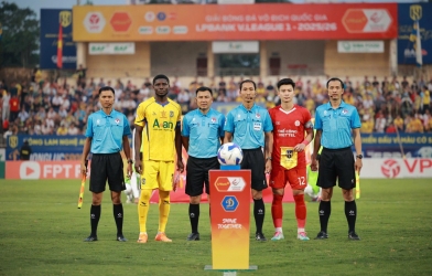 Vì sao các đội bóng V-League liên tục đòi trọng tài ngoại?