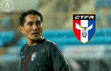 18 cầu thủ đồng loạt ký đơn đòi sa thải HLV trưởng người Thái Lan