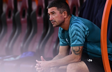 Huyền thoại Liverpool bất ngờ ví sân tập Hà Nội FC với Wembley