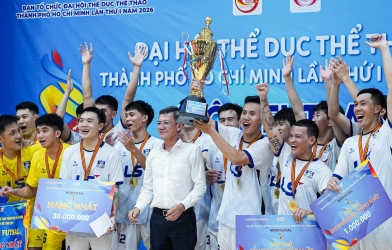 Thủ môn top 10 thế giới cùng đội bóng Việt Nam lên ngôi vô địch futsal