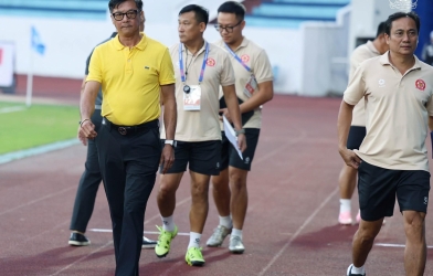 NÓNG: HLV thứ 15 mất việc tại V.League 2025/26