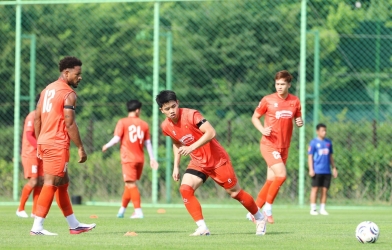 HLV Kim Sang Sik sắp chốt bộ khung ĐT Việt Nam cho AFF Cup