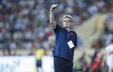 Trợ lý HLV Troussier bất ngờ gia nhập đội bóng V.League
