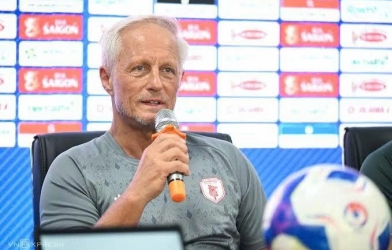 HLV Myanmar tố trọng tài thiên vị Thái Lan, cay đắng rời AFF Cup