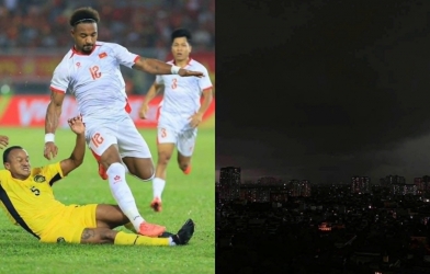NÓNG: Hà Nội mưa cực to, Trận Việt Nam vs Malaysia gặp biến cố