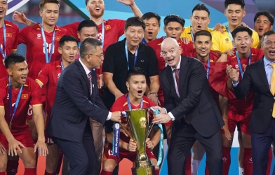CHÍNH THỨC: Quang Hải lập kỷ lục chưa từng có của bóng đá Việt Nam