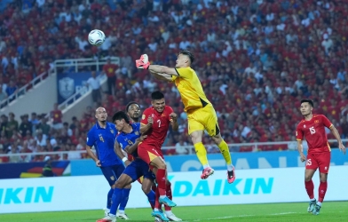 Thủ môn hay nhất AFF Cup đối mặt thử thách lớn ở ĐT Việt Nam