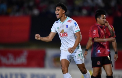 Tiền đạo Singapore đi vào lịch sử Thai League ngay trước thềm SEA Games 31