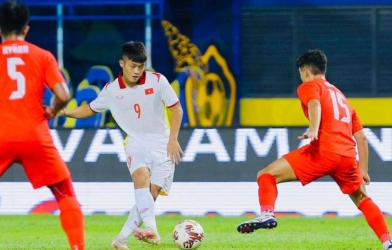Không được gọi cho SEA Games, tiền đạo U23 Việt Nam tỏa sáng ở giải hạng Nhì