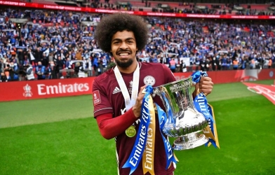 Nhà vô địch FA Cup chưa thể sang Việt Nam hội quân