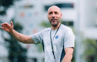 HLV đội Singapore thừa nhận khó khăn khi gặp CLB Nam Định