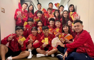 VFF quan tâm tới ĐT futsal nữ Việt Nam đón tết xa nhà