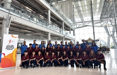 HLV Nhật Bản và 23 cầu thủ tuyển Việt Nam sang Thái Lan tranh vé dự World Cup