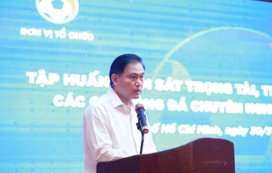 Bóng đá Việt Nam tiếp tục nâng cao trình độ trọng tài