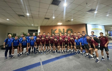Vừa đến Indonesia đá giải AFF, U19 Việt Nam đã lập tức gây sốt
