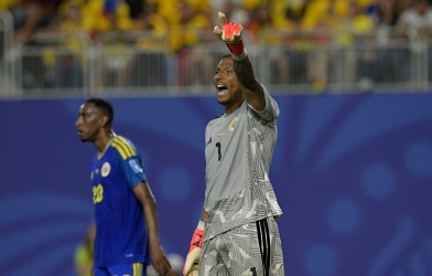 CHÍNH THỨC: Thủ môn vô danh lập kỷ lục cực khó tin ở World Cup