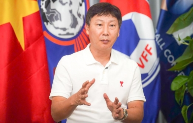 HLV Kim Sang Sik: 'Tôi mong cầu thủ được chú ý nhiều hơn tôi'