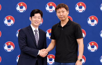 CĐV ĐNÁ dậy sóng khi rộ tin Park Ji Sung làm HLV của ĐT Việt Nam