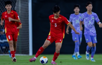 CĐV Thái Lan phản ứng trái chiều khi tuyển Việt Nam thua đậm 1-4 trước World Cup