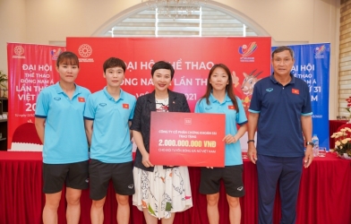 Tuyển bóng đá nữ Việt Nam nhận thưởng thêm 2 tỷ đồng