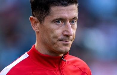 2 gã khổng lồ giành giật Lewandowski với Barca