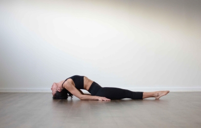 Tư thế con cá trong yoga là gì? Hướng dẫn tập tư thế con cá chuẩn