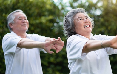 Bài tập thể dục tại nhà cho người cao tuổi giảm đau xương khớp