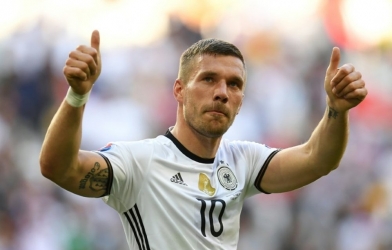 VIDEO: Cựu sao ĐT Đức lập siêu phẩm, có cơ hội giành giải Puskas