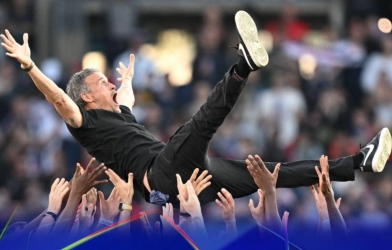 Luis Enrique sắp san bằng kỷ lục ăn ba của Pep Guardiola