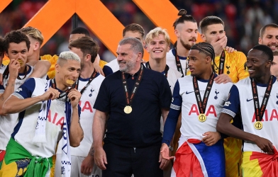 Tottenham vô địch, Roy Keane tranh thủ 'đá đểu' Arsenal