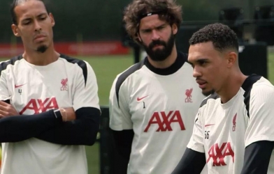 Alexander-Arnold bật khóc tại Liverpool