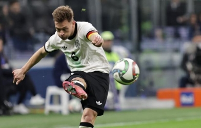 Kimmich chỉ trích tuyển Đức sau khi bị Ronaldo reo sầu