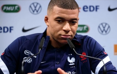 Mbappé chỉ thẳng người sẽ anh bầu cho Quả Bóng Vàng