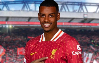 Romano dội gáo nước lạnh vào thương vụ kỷ lục Liverpool