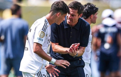 Xabi Alonso hoặc là mạnh tay, hoặc là làm 'con rối'