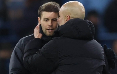 Pep Guardiola lại 'uất nghẹn' trước HLV của Brighton