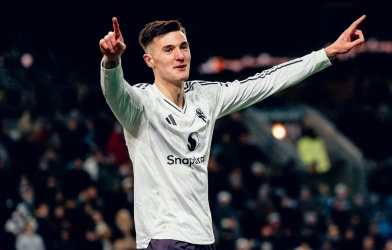 Benjamin Sesko lập cú đúp vẫn bị chê 'không đủ giỏi để chơi cho MU'