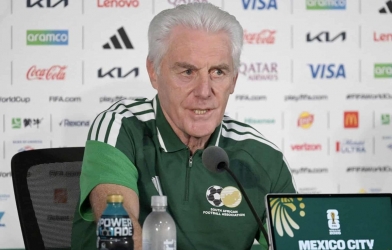 HLV Nam Phi chỉ ra sai lầm của trọng tài ở trận khai mạc World Cup 2026
