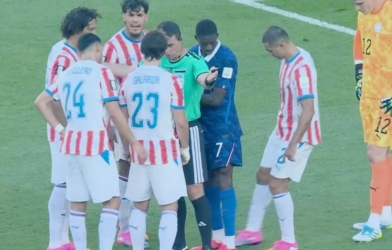 'Tiểu xảo' của Paraguay không lại được với màn ăn ý giữa Dembele và Mbappe