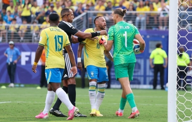 Hé lộ màn khẩu chiến giữa Neymar và thủ môn Na Uy trước quả penalty