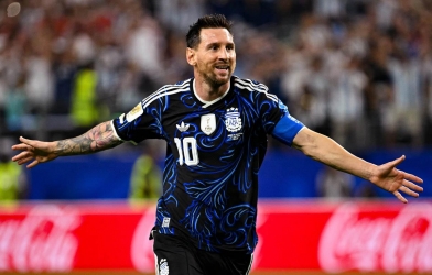Lionel Messi vươn lên dẫn đầu danh sách Vua phá lưới