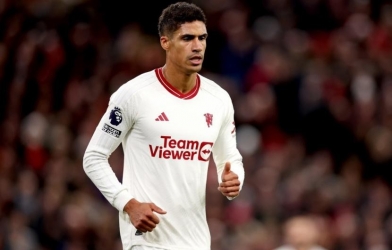 Không phải Van Dijk, Varane mới là trung vệ không chiến hay nhất Premier League