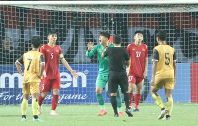VIDEO: Tình huống thủ môn U19 Việt Nam nhận thẻ đỏ trong trận gặp Brunei