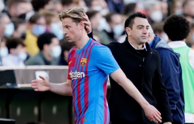 Barca chốt xong 'nhạc trưởng' mới, mở đường tiễn De Jong tới MU?