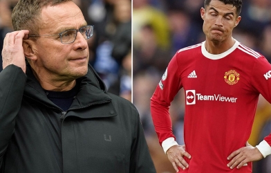 Thù dai nhớ lâu, cựu HLV Rangnick 'ra tay' khiến MU hụt người thay Ronaldo