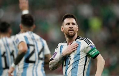 Messi lập 3 kỷ lục cực khó xô đổ, sánh ngang Maradora tại World Cup
