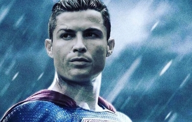Ngồi dự bị nhưng Ronaldo vẫn được ví như 'siêu nhân giáng thế'