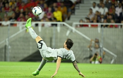 Chị gái Ronaldo 'vỗ tay' với bài viết chê bai siêu phẩm của Messi