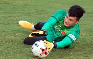 HLV Park Hang-seo gọi bổ sung thủ môn thay thế Tấn Trường